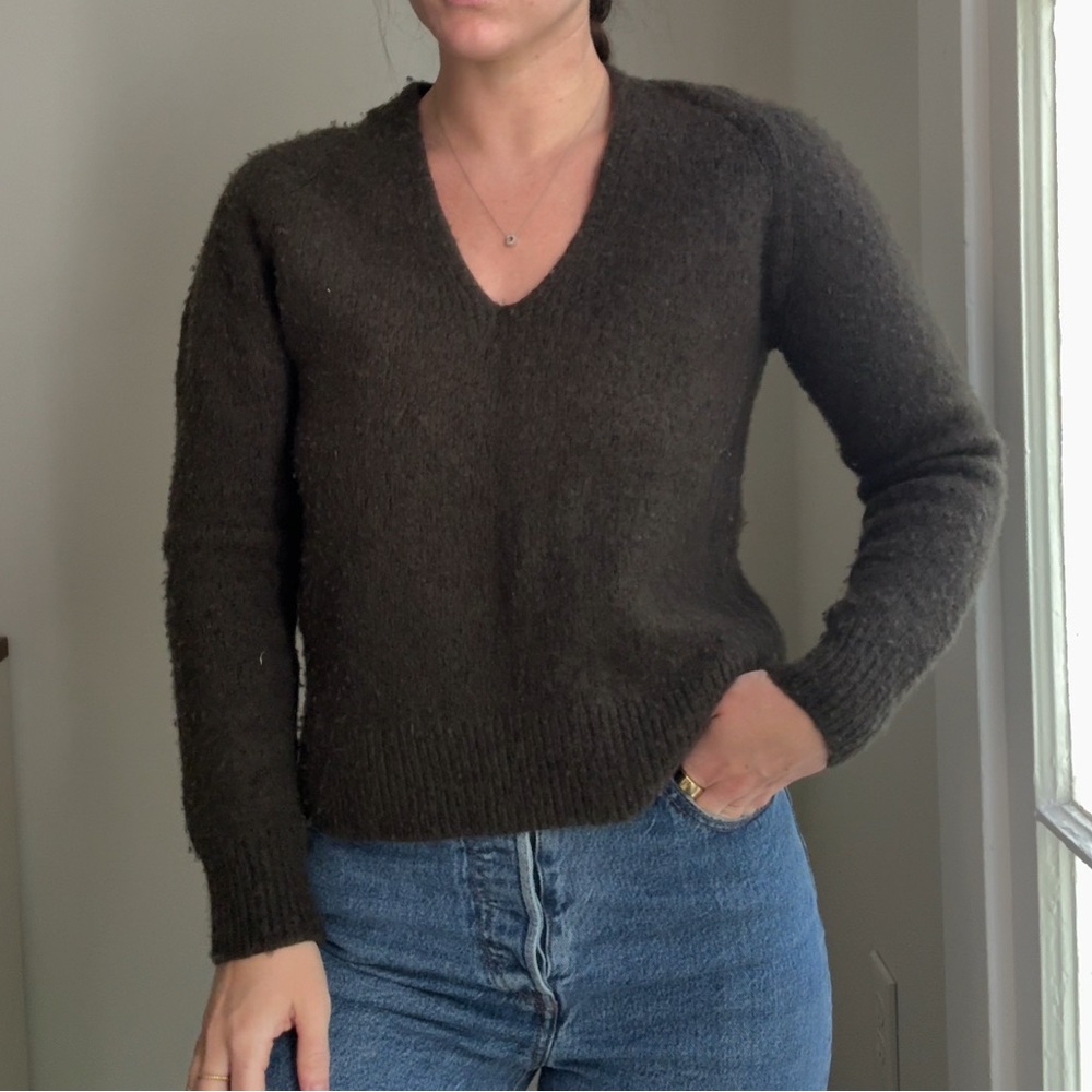 Vince V-Neck Sweater in Rich Brown